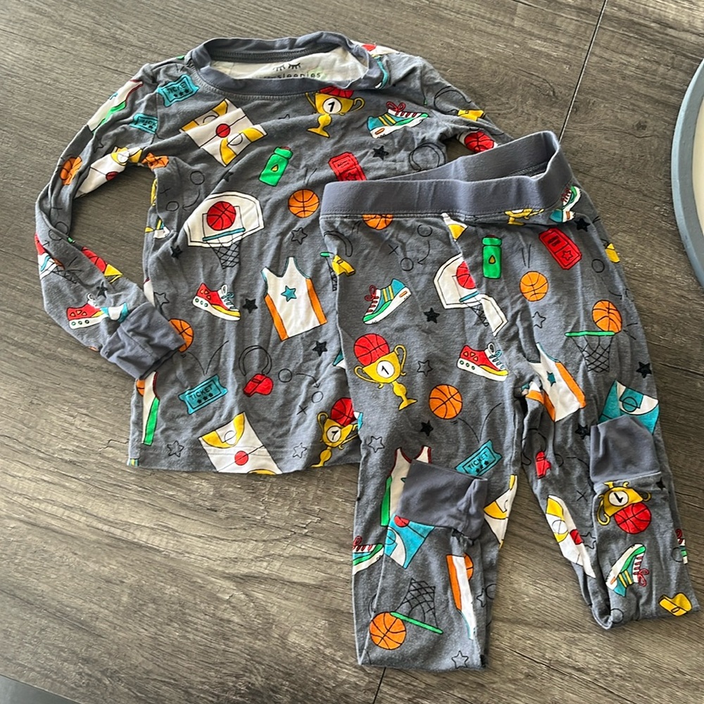Used little Sleepies two piece long sleeve basketball print